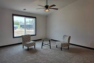 1381 Cullen St, Saint Peter, MN 56082 - Photo 7