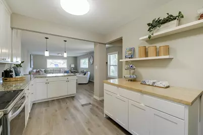 3435 Zenith Avenue N, Robbinsdale, MN 55422 - Photo 9