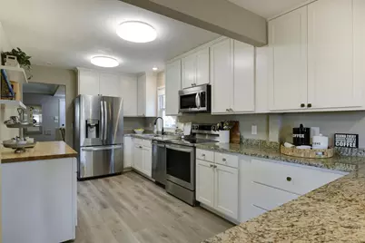 3435 Zenith Avenue N, Robbinsdale, MN 55422 - Photo 11