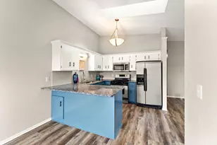 7645 Afton Ct, Woodbury, MN 55125 - Photo 5