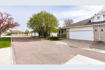 2451 Madison Square Drive S, Fargo, ND 58104 - Photo 3