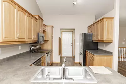 2451 Madison Square Drive S, Fargo, ND 58104 - Photo 17