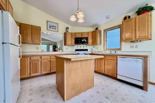 126 W Hilltop Dr, Fergus Falls, MN 56537 - Photo 5