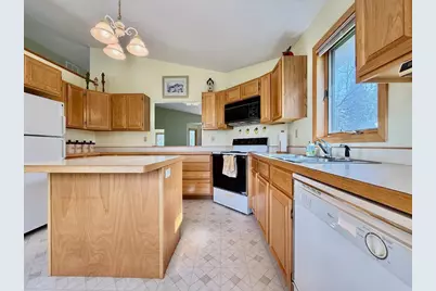 126 W Hilltop Drive, Fergus Falls, MN 56537 - Photo 7