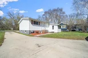 318 4th Ave NE, Glenwood, MN 56334 - Photo 3