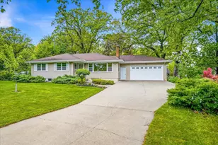 1638 Glenview Ct, Arden Hills, MN 55112 - Photo 1