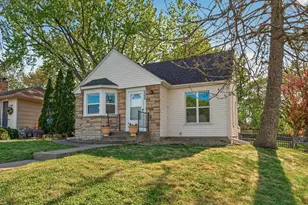 3200 Ewing Ave N, Robbinsdale, MN 55422 - Photo 3
