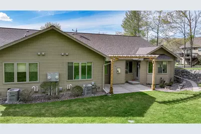 2621 E Princeton Avenue, Eau Claire, WI 54703 - Photo 5