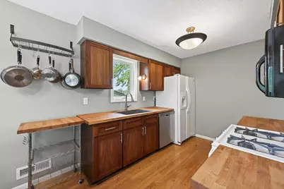 1030 Whitney Drive, Apple Valley, MN 55124 - Photo 11