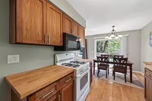 1030 Whitney Dr, Apple Valley, MN 55124 - Photo 13