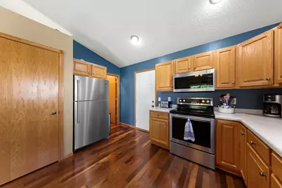 425 Hazeltine Place NE, Owatonna, MN 55060 - Photo 11