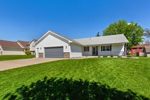 425 Hazeltine Pl NE, Owatonna, MN 55060 - Photo 1
