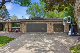 3938 Blackhawk Cir, Eagan, MN 55122 - Photo 45