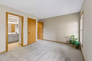 14301 Bedford Dr, Eden Prairie, MN 55346 - Photo 17
