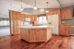211 Valley View Dr SE, Willmar, MN 56201 - Photo 11