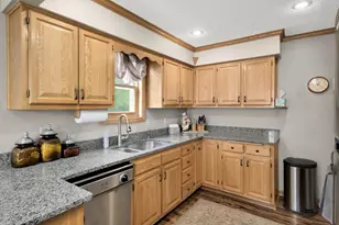1727 Whitaker St, White Bear Lake, MN 55110 - Photo 9