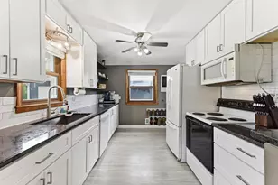 1030 Kenneth St, Eagan, MN 55121 - Photo 9