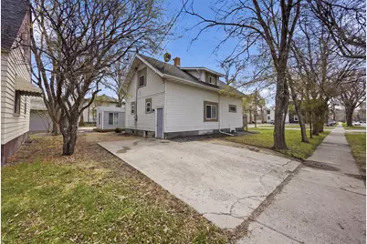 1002 4th Avenue S, Moorhead, MN 56560 - Photo 27