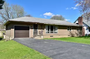 1888 Gilmore Ave, Winona, MN 55987 - Photo 1