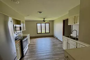 147 4th Ave SE, Spring Grove, MN 55974 - Photo 5
