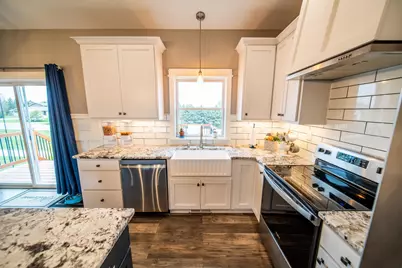 695 Marcus Pl NE, Byron, MN 55920 - Photo 5