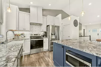 695 Marcus Pl NE, Byron, MN 55920 - Photo 5