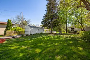 830 McKnight Rd N, Maplewood, MN 55119 - Photo 27