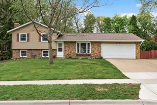 6839 133rd St W, Apple Valley, MN 55124 - Photo 1