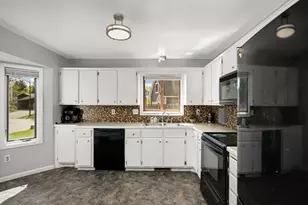 11644 Oak Park Dr NE, Blaine, MN 55434 - Photo 5