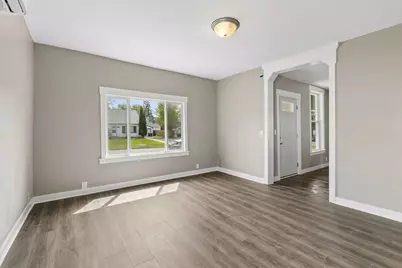 2587 2nd Avenue E, North Saint Paul, MN 55109 - Photo 7