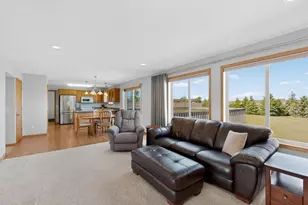 720 Riverwood Ct, Elgin, MN 55932 - Photo 9
