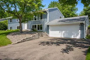8106 Dakota Ln, Chanhassen, MN 55317 - Photo 17