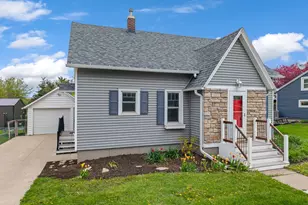 530 2nd Ave NW, Plainview, MN 55964 - Photo 1