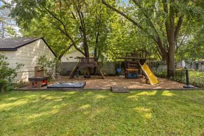 1404 Hubbard Avenue, Saint Paul, MN 55104 - Photo 3