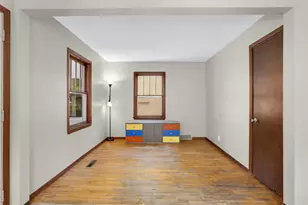 1404 Hubbard Ave, Saint Paul, MN 55104 - Photo 11