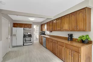 1404 Hubbard Ave, Saint Paul, MN 55104 - Photo 5