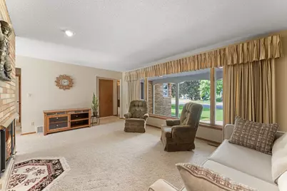 26 W Sandra Lee Drive, Saint Paul, MN 55119 - Photo 5