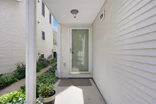 724 E 25th St, Minneapolis, MN 55404 - Photo 23