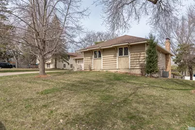 502 Highland Drive, Chanhassen, MN 55317 - Photo 39