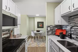 66 9th St E, Saint Paul, MN 55101 - Photo 3