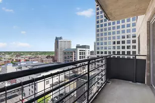 66 9th St E, Saint Paul, MN 55101 - Photo 15