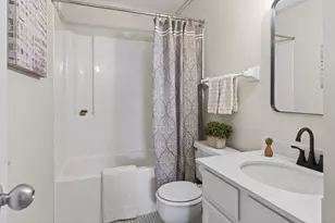 66 9th St E, Saint Paul, MN 55101 - Photo 11