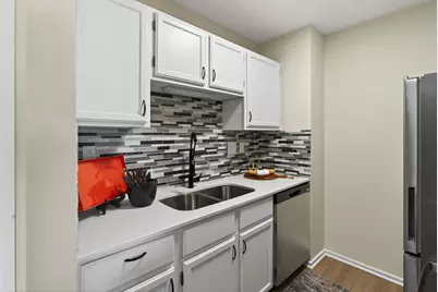 66 9th Street E #2102, Saint Paul, MN 55101 - Photo 5