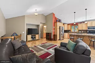 5018 Lemire Ln, White Bear Lake, MN 55110 - Photo 11