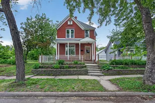 697 Tuscarora Ave, Saint Paul, MN 55102 - Photo 1