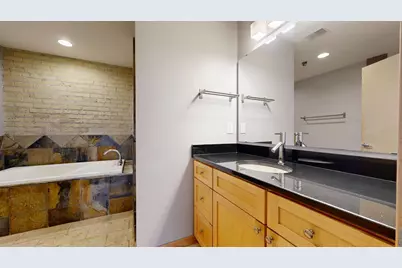 607 Washington Avenue S #504, Minneapolis, MN 55415 - Photo 25