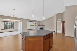 2528 Hawk Ridge Ct SE, Rochester, MN 55904 - Photo 9