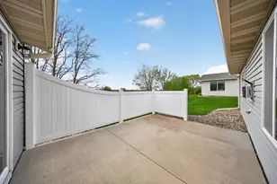 2528 Hawk Ridge Ct SE, Rochester, MN 55904 - Photo 39