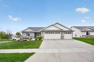 2528 Hawk Ridge Ct SE, Rochester, MN 55904 - Photo 33