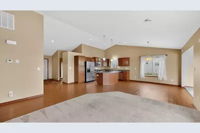 2528 Hawk Ridge Court SE, Rochester, MN 55904 - Photo 3